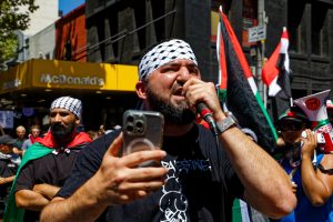 Hash Tayeh leading the chant.