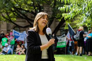 Dutch news covering the rally in Melbourne.
