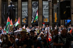 Crowd building at the state Library.