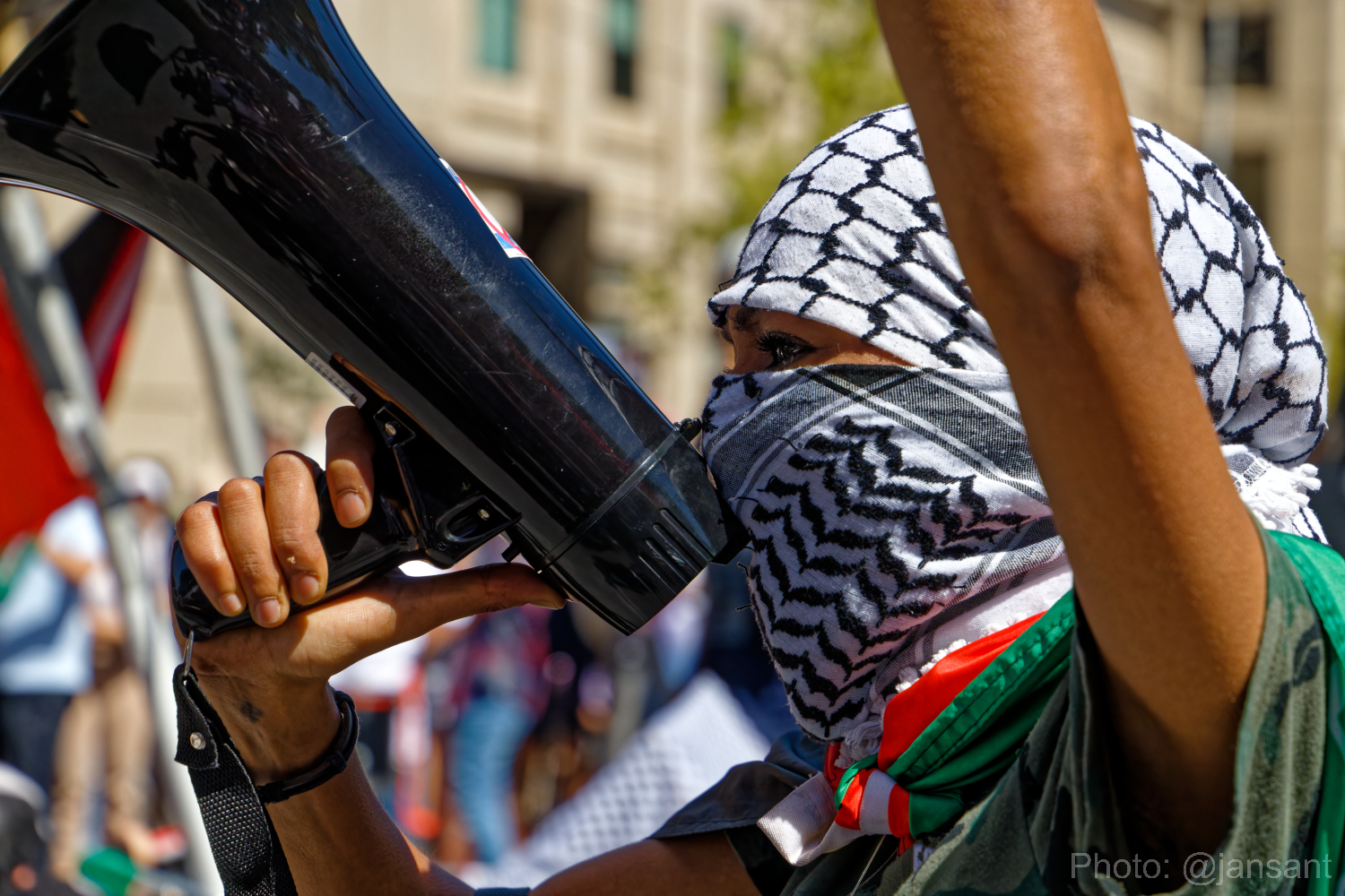 PHOTOS: Thousands march through heatwave at Melbourne’s Gaza rally
